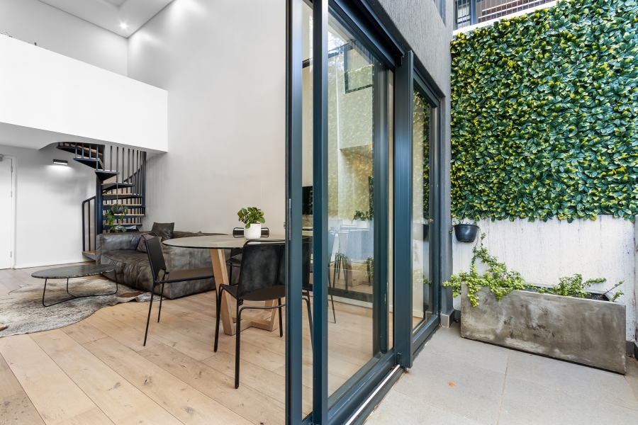 2 Bedroom Property for Sale in Sea Point Western Cape
